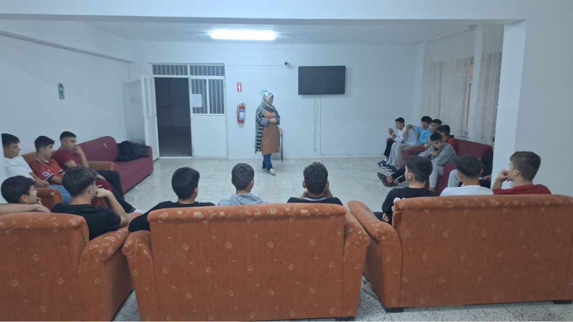 Pansiyon Öğrencilerimize Kurs Tanıtımı Yapıldı